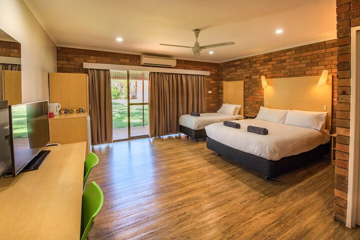 Room 4 of 36