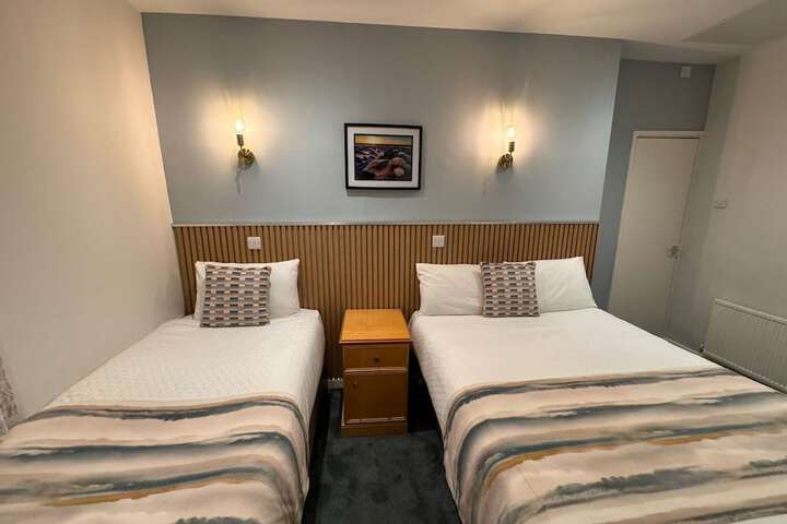 Room 3 of 21
