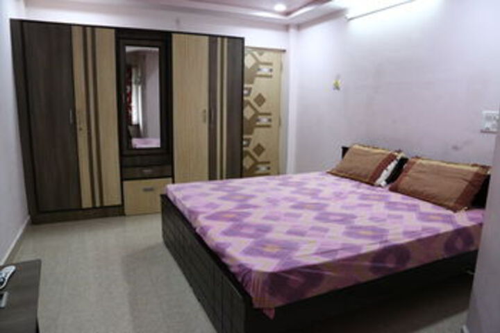 Room 9 of 36