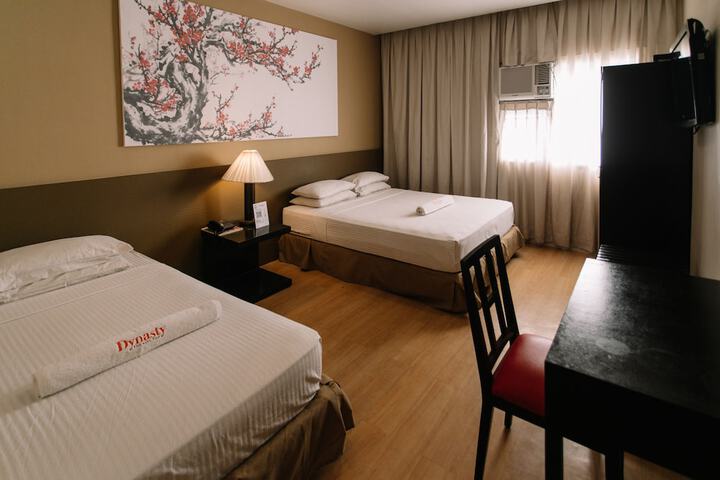 Room 93 of 158