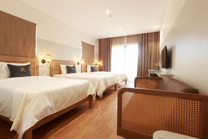Room 32 of 106