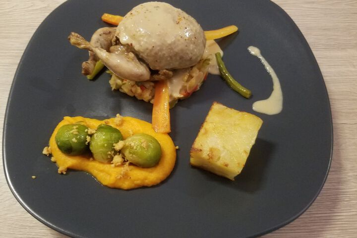 Dining 24 of 51