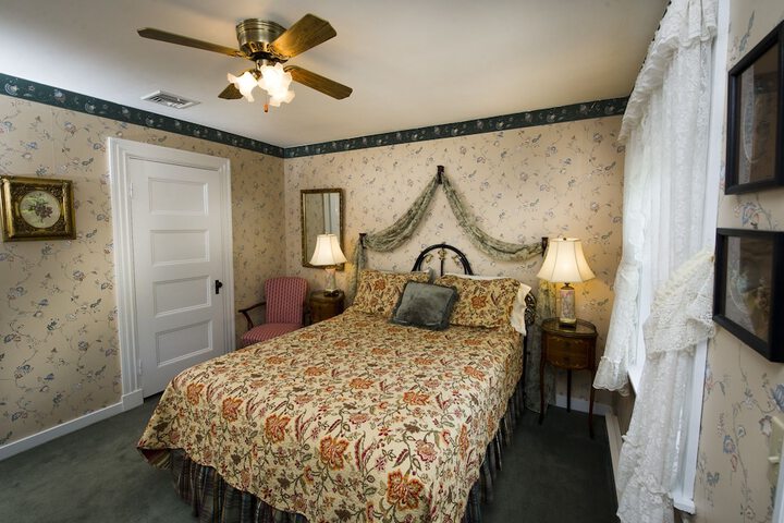 Room 5 of 40