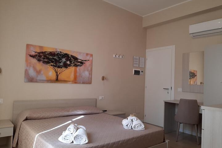 Room 14 of 48