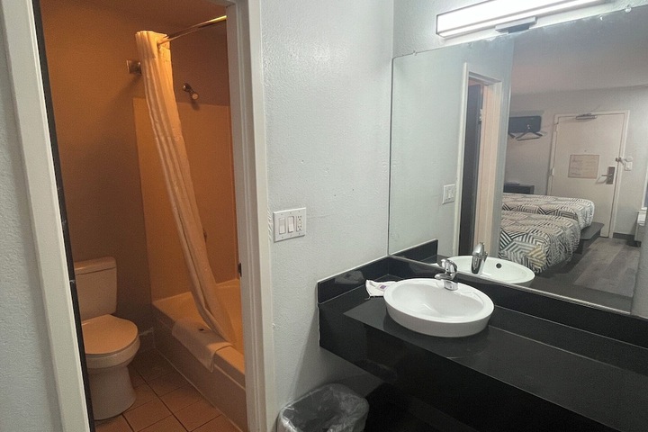 Room 18 of 24