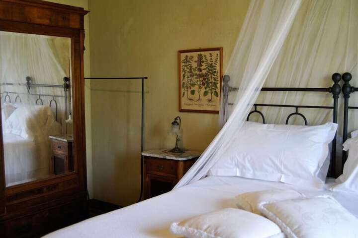 Room 26 of 123