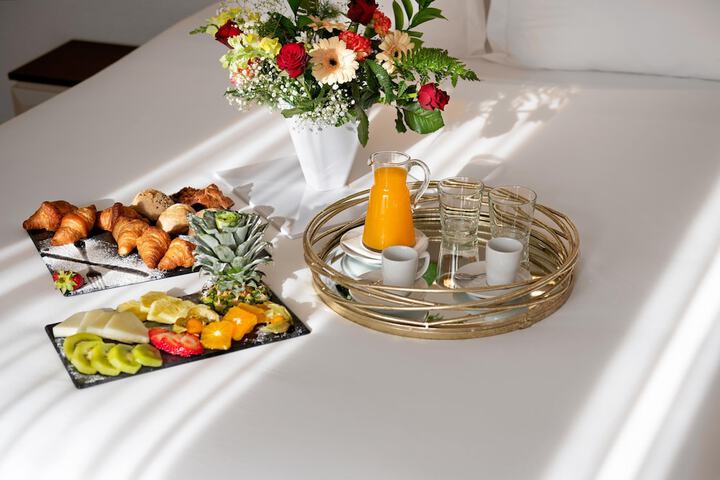 Breakfast/Coffee Service 66 of 85