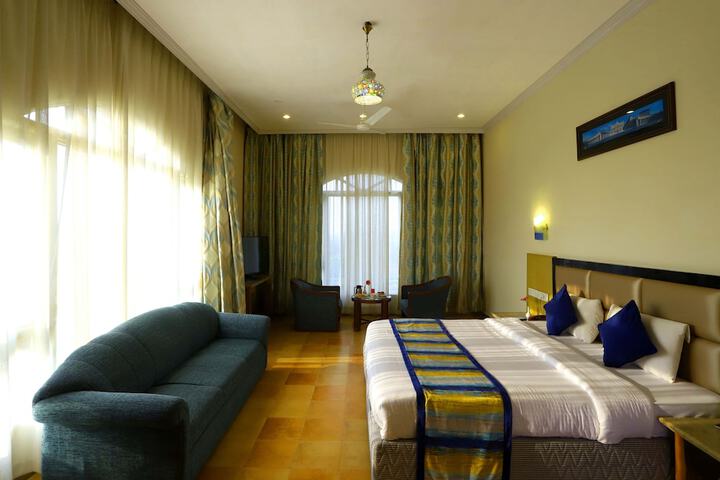 Room 17 of 37