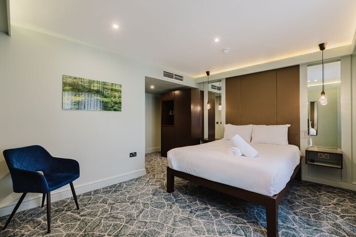 Room 120 of 263