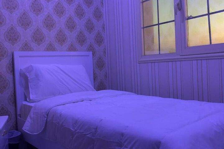 Room 3 of 7