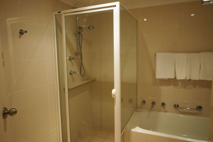 Room 106 of 136