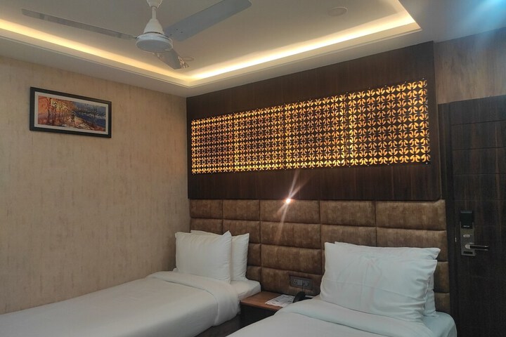Room 6 of 110