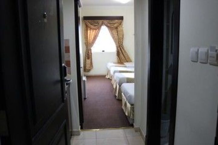 Room 7 of 27