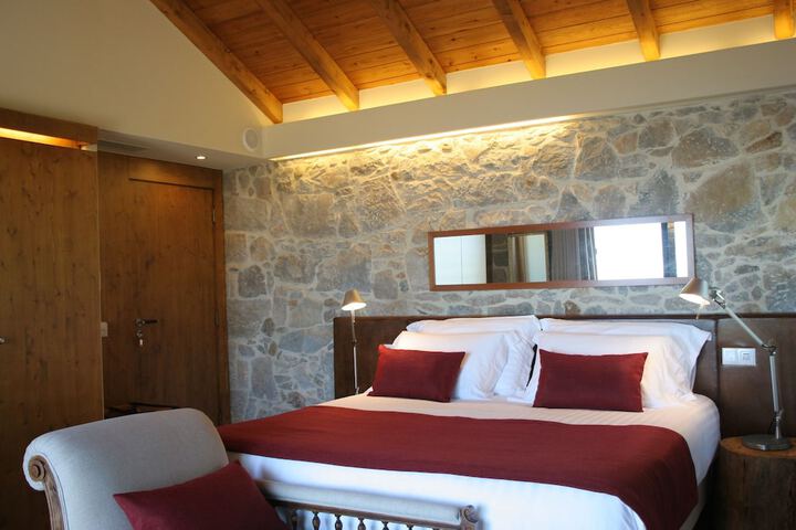 Room 2 of 95