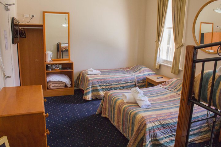 Room 25 of 47