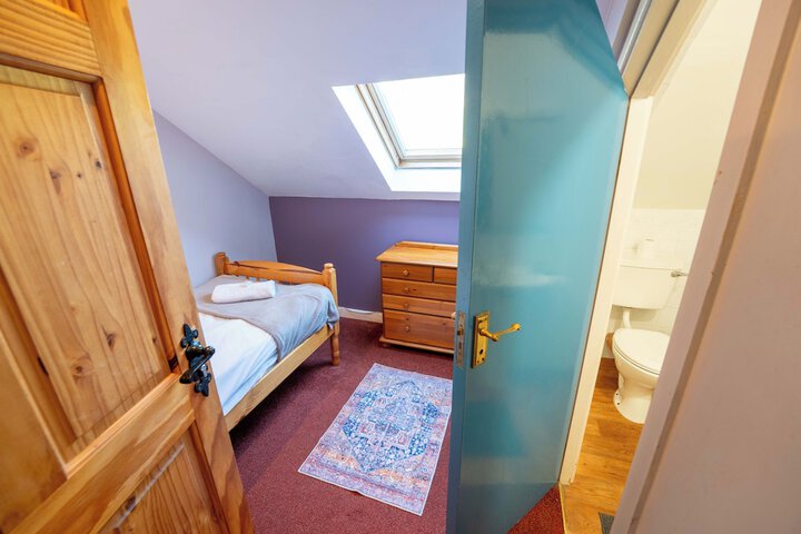 Room 31 of 64