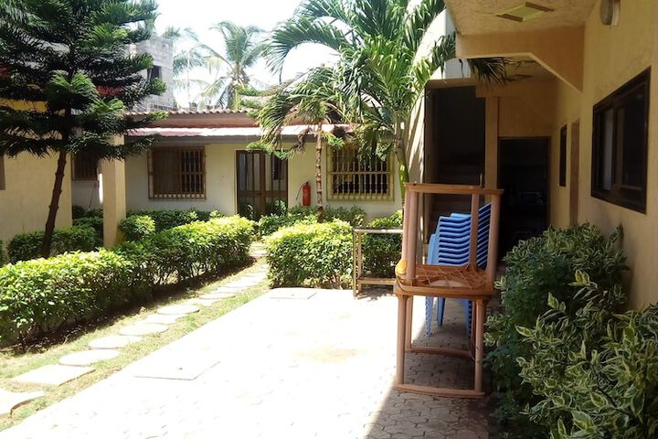Property Grounds 33 of 33