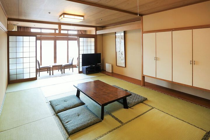 Room 8 of 69