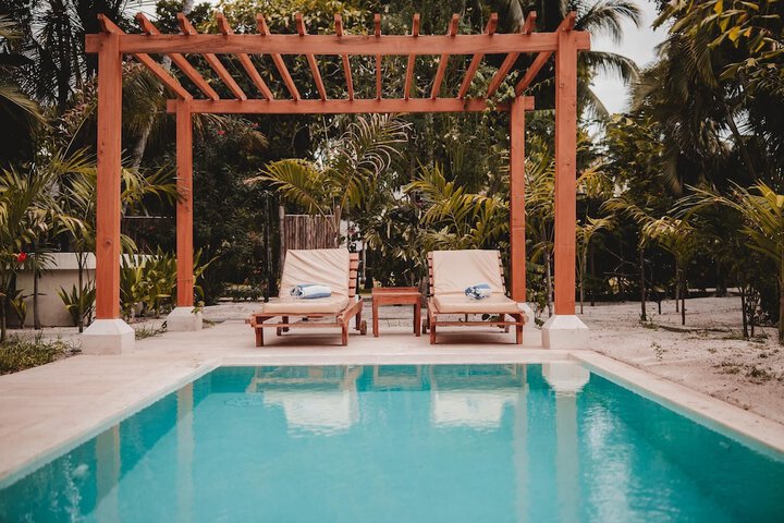 Pool 71 of 136