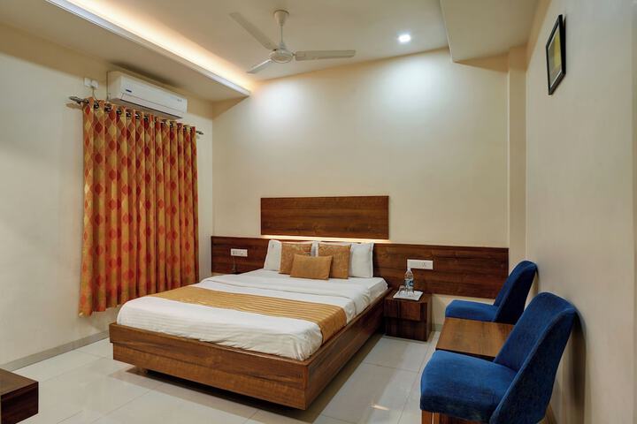Room 6 of 54