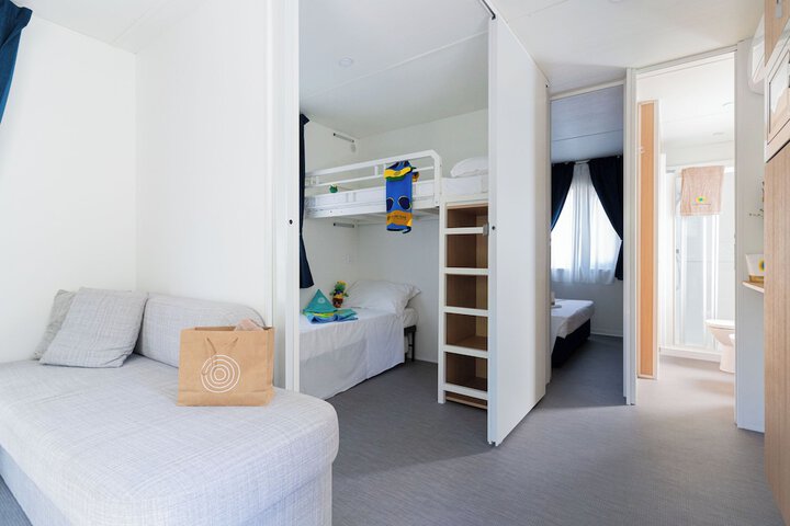 Room 14 of 75
