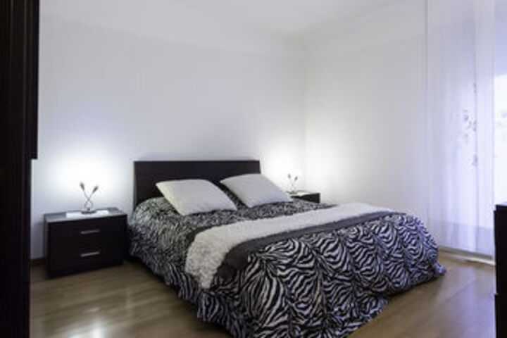 Room 300 of 871