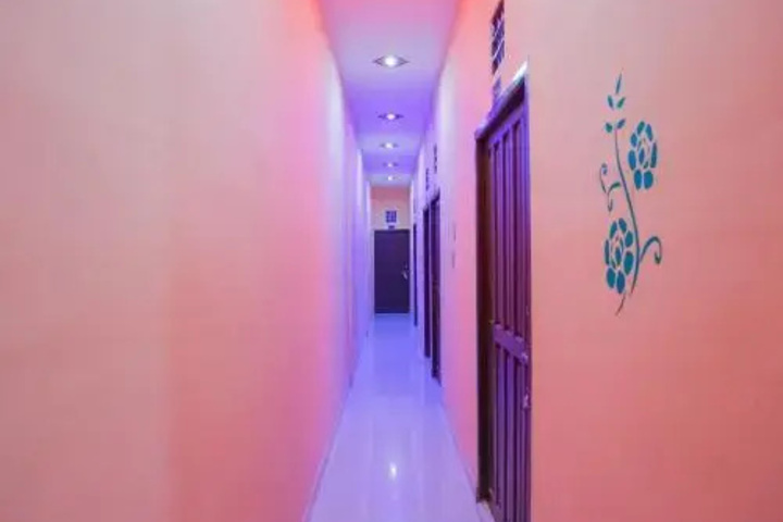 Room 2 of 2
