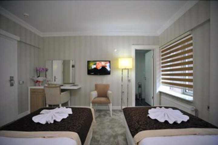 Room 13 of 24
