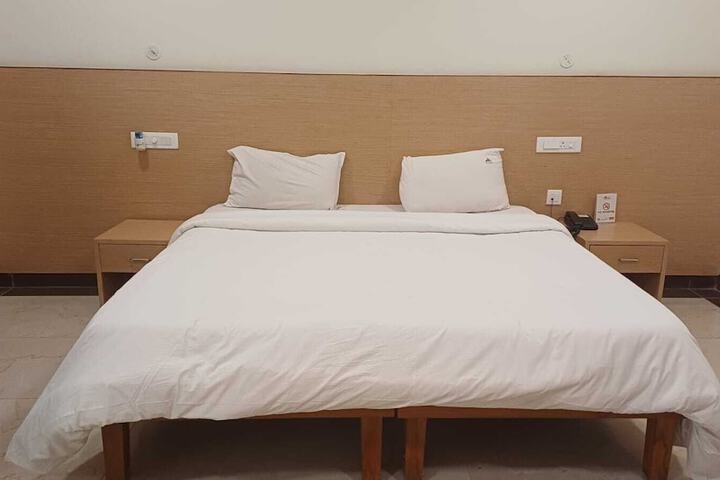 Room 11 of 95