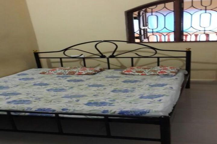 Room 2 of 5