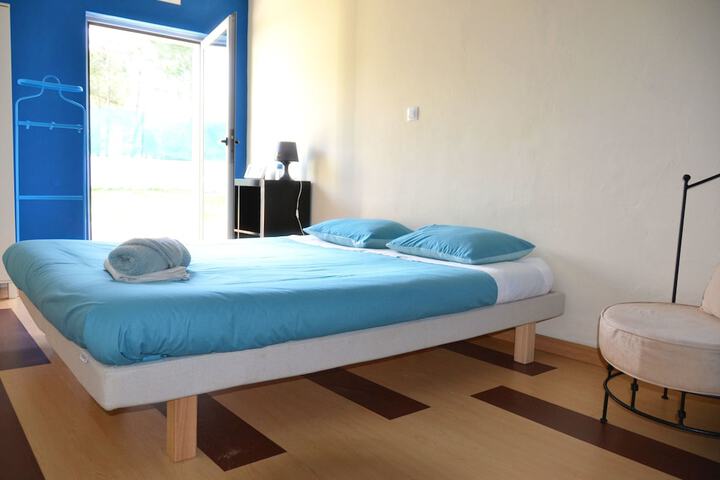 Room 5 of 65