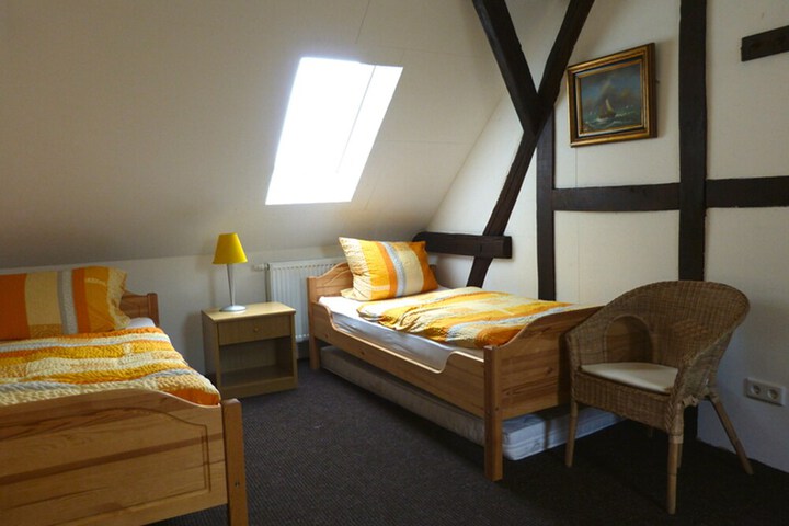 Room 19 of 33