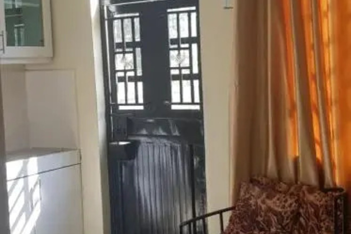 Room 2 of 8