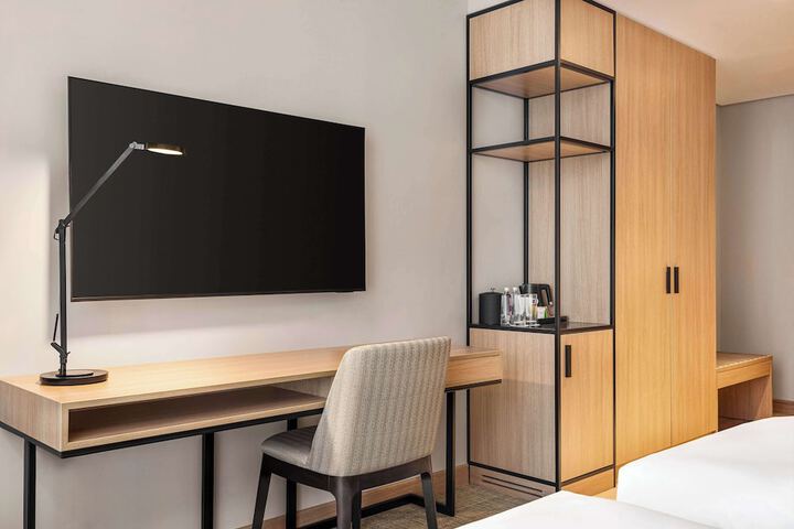 Room 31 of 223