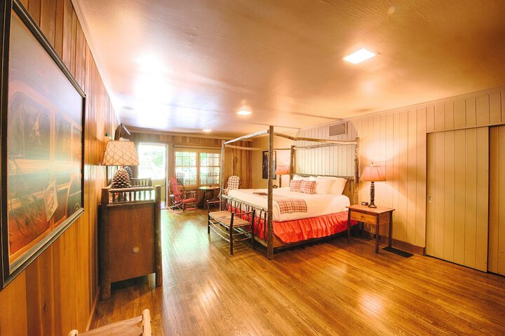 Room 87 of 243