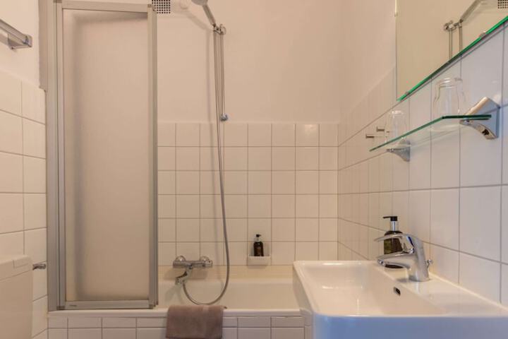 Room 18 of 34