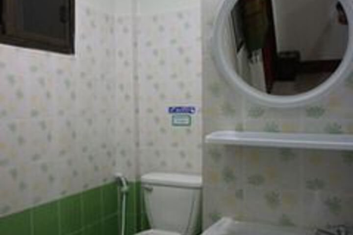 Room 3 of 27