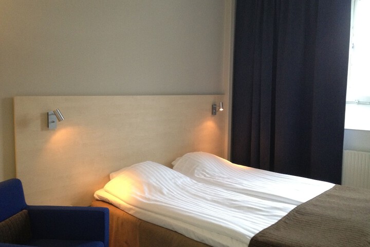 Room 3 of 32