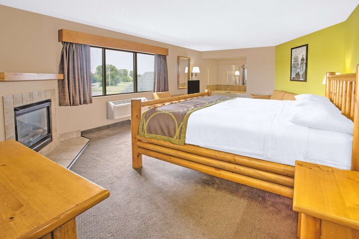 1 King Bed (7 of 15)