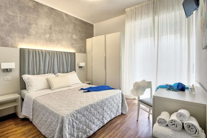 Room 34 of 112
