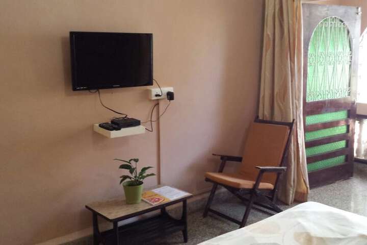 Room 8 of 36