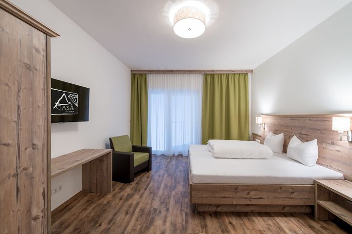 Room 28 of 90