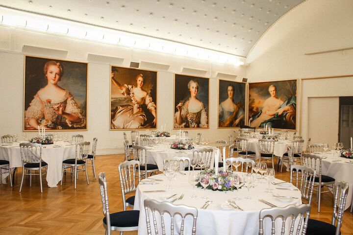 Ballroom/Hall 48 of 64