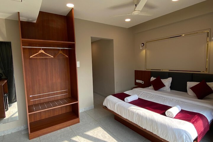 Room 11 of 23