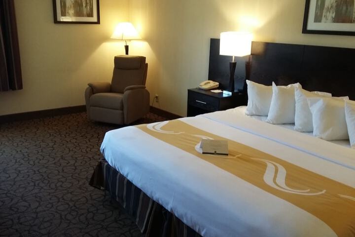 Room 8 of 71