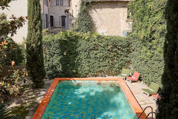 Pool 14 of 21