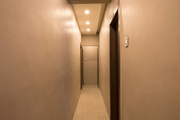 Room 9 of 11