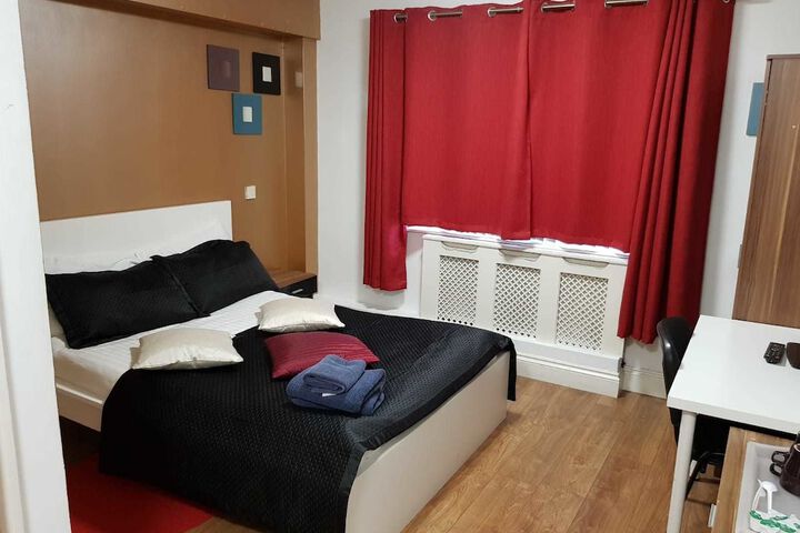 Room 6 of 15
