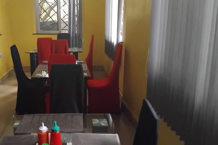 Dining 12 of 15