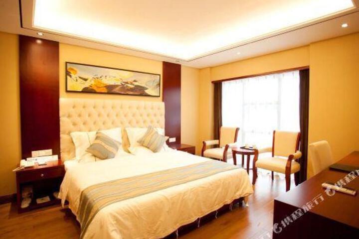 Super 8 Hotel Guangan Linshui Longtai Shopping Mall